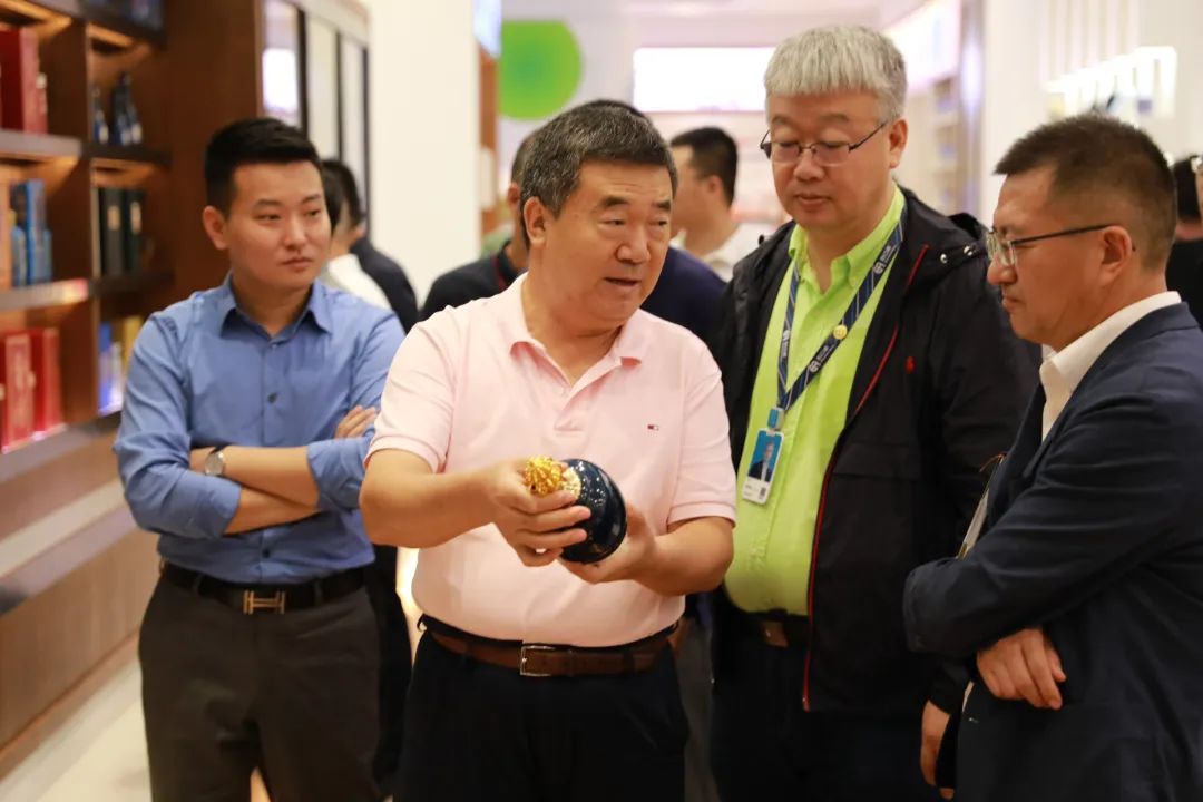 汾酒访问团一行到访壹号娱乐-com，探索清香型白酒发展新风向