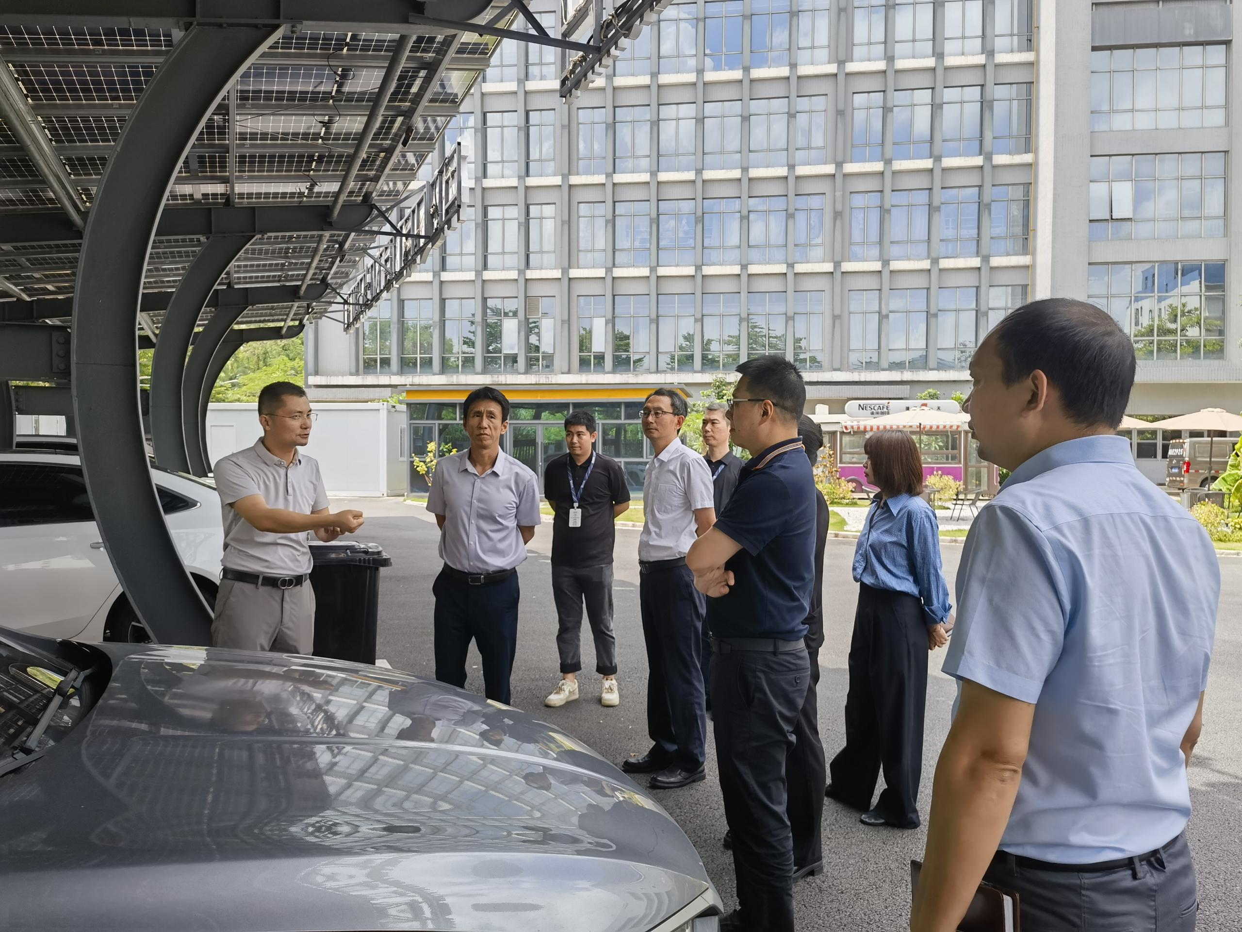 深物业集团一行莅临壹号娱乐-com考察交流，共筑“绿色低碳”新篇章